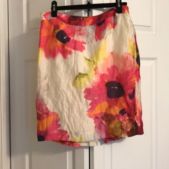 Anne Taylor floral skirt - Picture 3 of 4